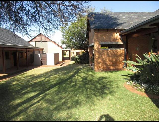 1 BEDROOM TOWNHOUSE FOR SALE IN RETIRE AT MIDSTREAM